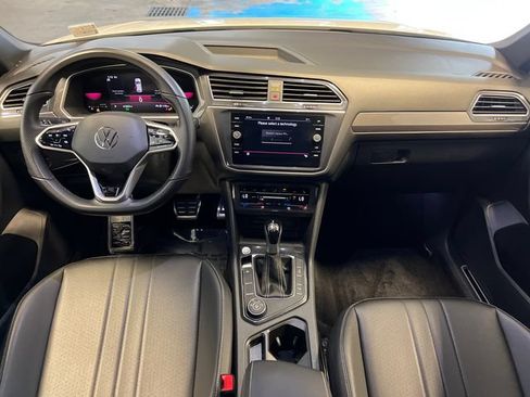 Certified 2023 Volkswagen Tiguan SE R-Line AWD/4WD image 18