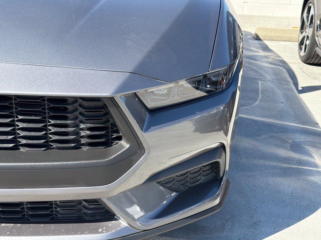 Used 2026 Ford Mustang Coupe RWD image 4