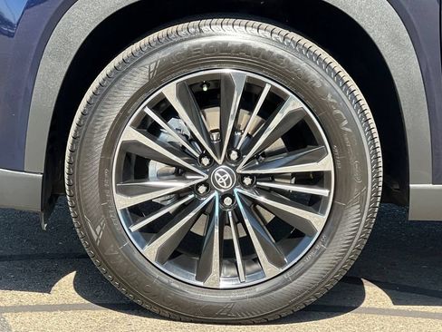Certified 2025 Toyota Grand Highlander AWD Hybrid image 28