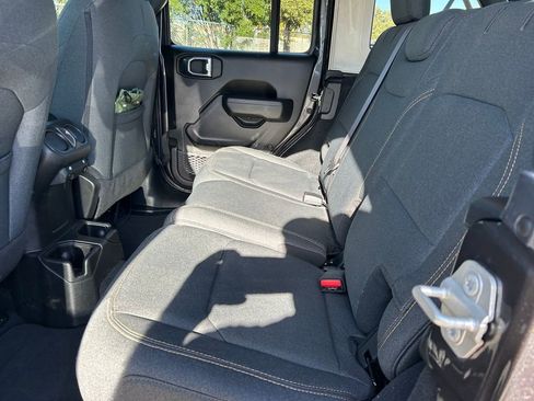 Used 2024 Jeep Wrangler Sport S image 16