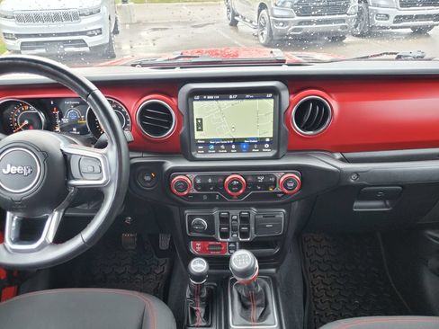 Used 2023 Jeep Gladiator Rubicon w/ Cold Weather Group AWD/4WD image 15