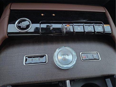 New 2025 Lincoln Navigator L Reserve image 16