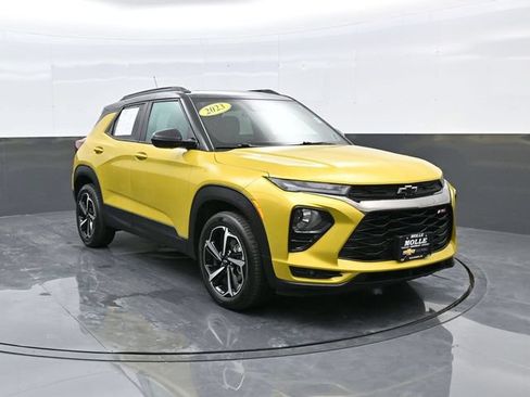 Used 2023 Chevrolet TrailBlazer RS w/ Sun and Liftgate Package AWD/4WD image 1
