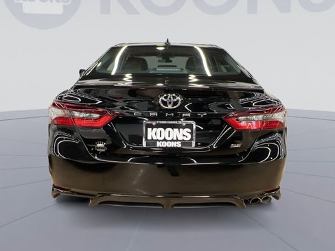 Used 2021 Toyota Camry SE FWD image 4