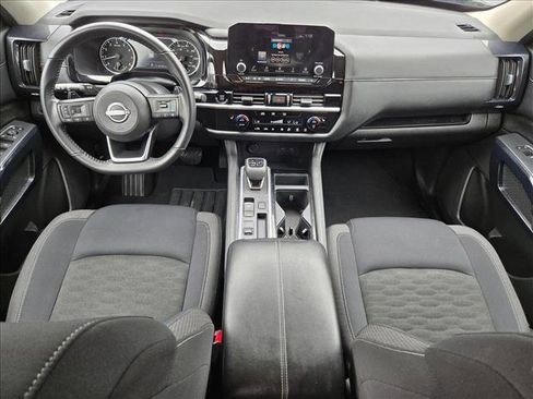 Used 2025 Nissan Pathfinder SV FWD image 16