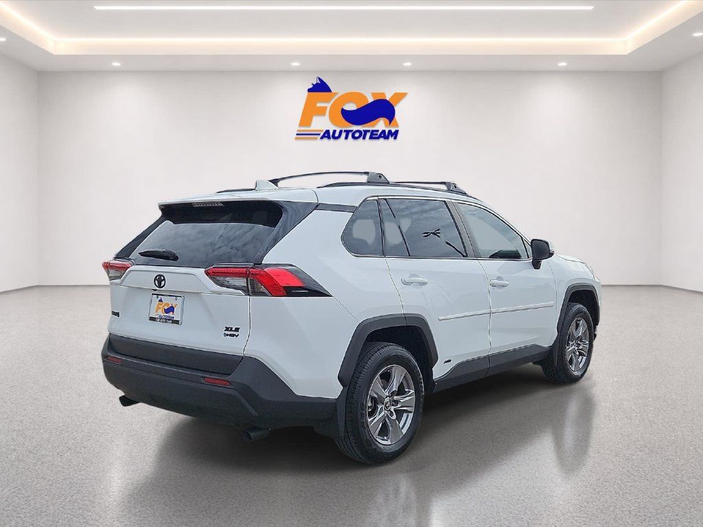 Used 2025 Toyota RAV4 XLE w/ Convenience Package AWD/4WD image 4