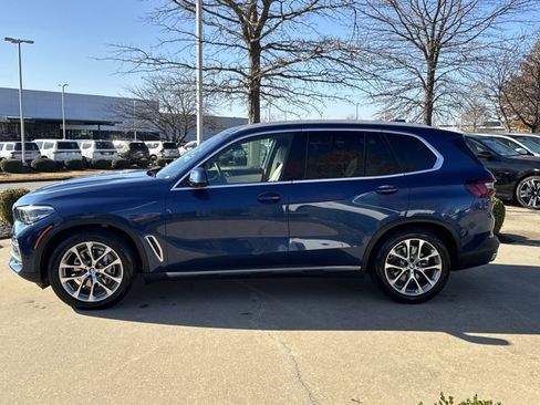 Used 2021 BMW X5 xDrive40i w/ Premium Package image 2