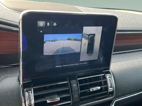 Used 2020 Lincoln Navigator L Reserve w/ Equipment Group 208A Reserve AWD/4WD image 14