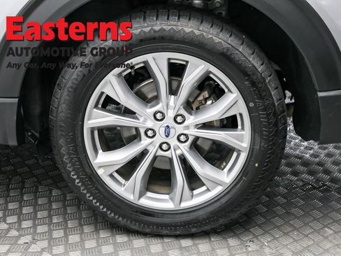 Used 2023 Ford Explorer Limited w/ Equipment Group 301A image 8