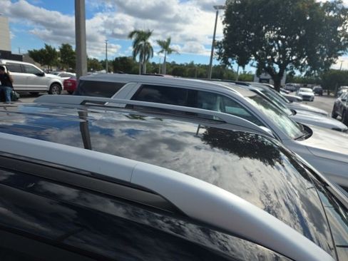 Used 2025 Hyundai Venue Limited image 9