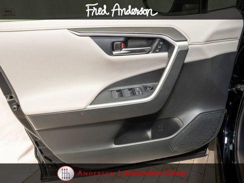 Certified 2020 Toyota RAV4 Limited AWD/4WD image 14