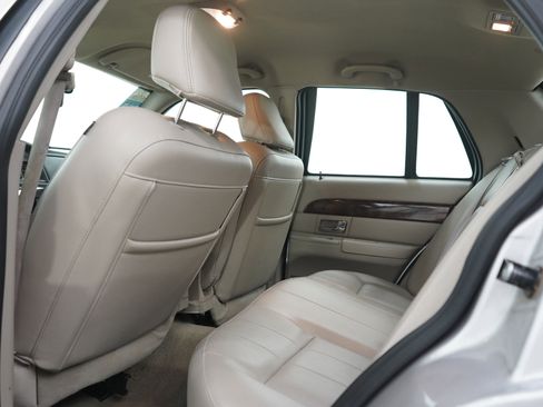 Used 2009 Mercury Grand Marquis LS RWD image 16