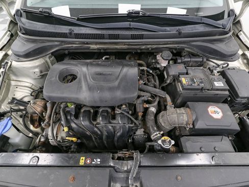 Used 2018 Hyundai Accent SE FWD image 12
