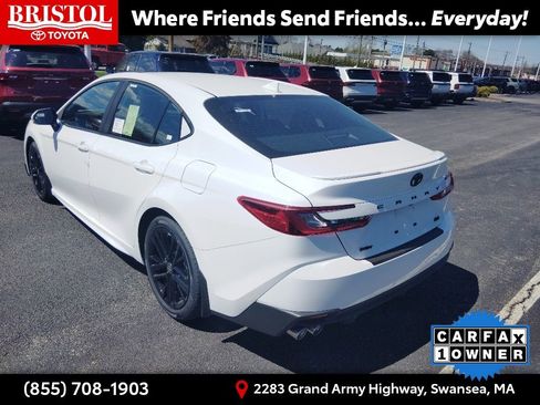 Used 2026 Toyota Camry SE w/ Convenience Package FWD image 3