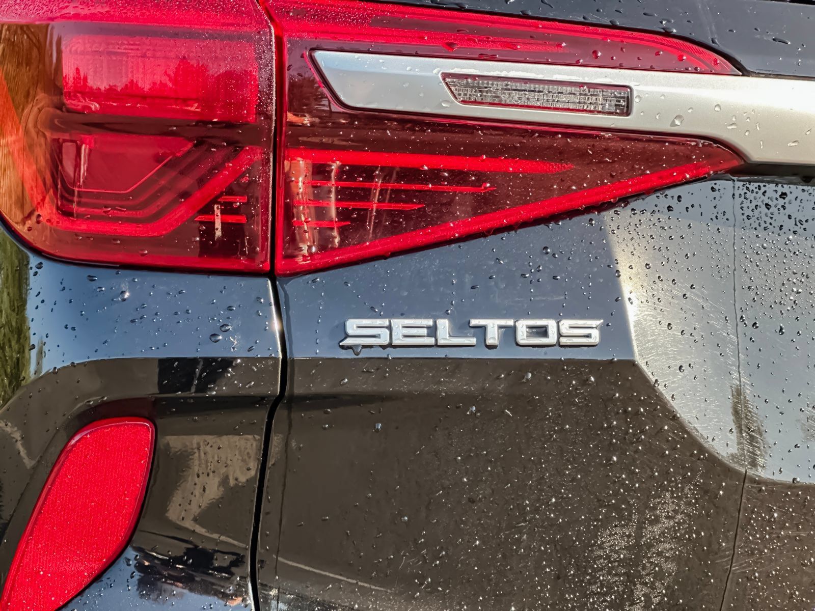 Used 2022 Kia Seltos Nightfall Edition AWD/4WD image 27