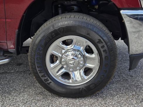 Used 2024 RAM 2500 Tradesman w/ Chrome Appearance Group AWD/4WD image 4