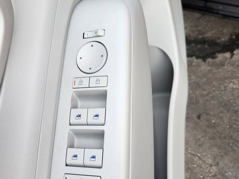 New 2026 Hyundai Kona SE image 14