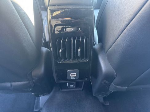 Used 2025 Jeep Compass Limited image 24