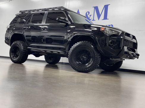 Used 2019 Toyota 4Runner TRD Off-Road image 4