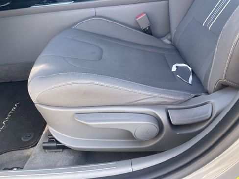 Used 2022 Hyundai Elantra SEL image 21