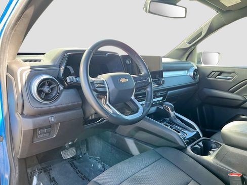Used 2023 Chevrolet Colorado LT w/ LT Convenience Package II AWD/4WD image 9