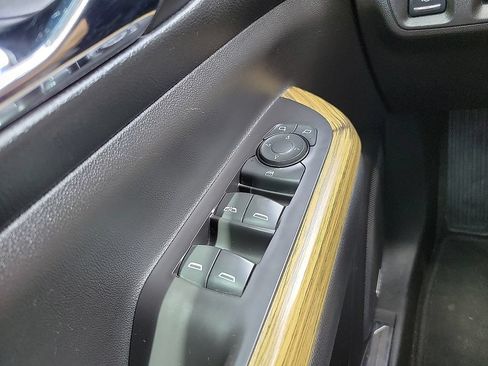 Used 2018 GMC Acadia Denali w/ Technology Package FWD image 13