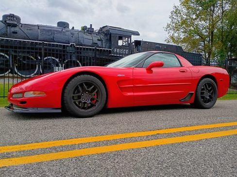 Used 2001 Chevrolet Corvette Z06 w/ Memory Pkg RWD image 6