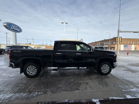 Used 2024 Chevrolet Silverado 2500 LTZ w/ LTZ Premium Package image 2