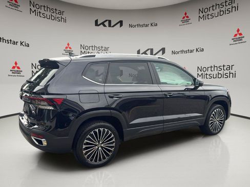 Used 2025 Volkswagen Taos SE FWD image 8