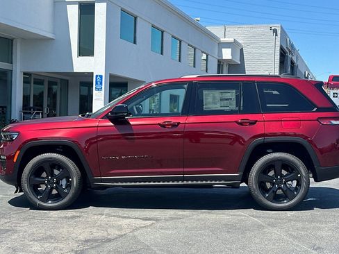 New 2025 Jeep Grand Cherokee Limited w/ Luxury Tech Group II image 6