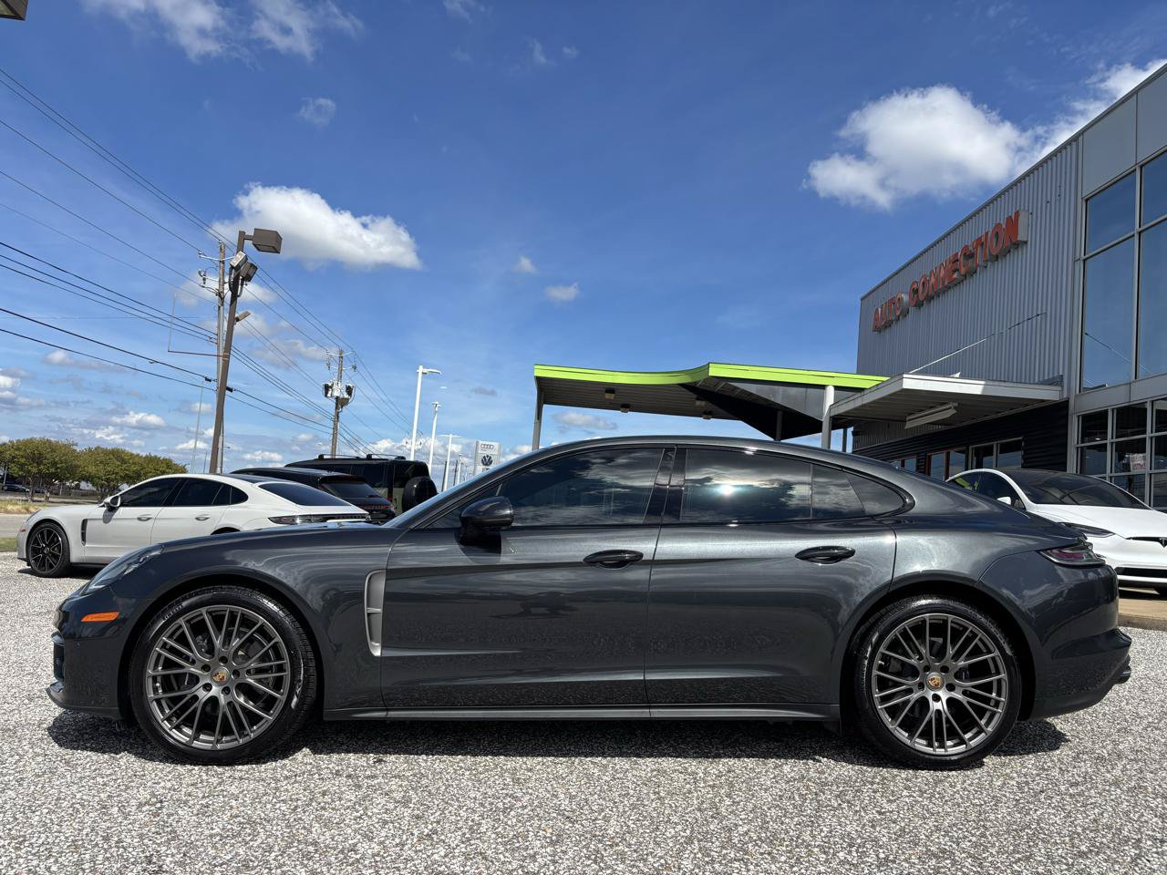 Used 2023 Porsche Panamera 4 Platinum Edition w/ Assistance Package AWD/4WD image 2