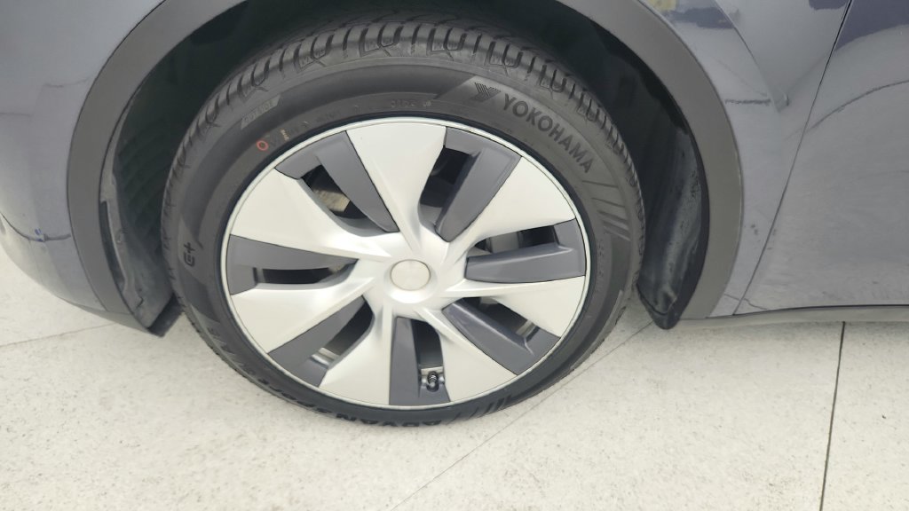 Used 2023 Tesla Model Y Long Range AWD/4WD image 25
