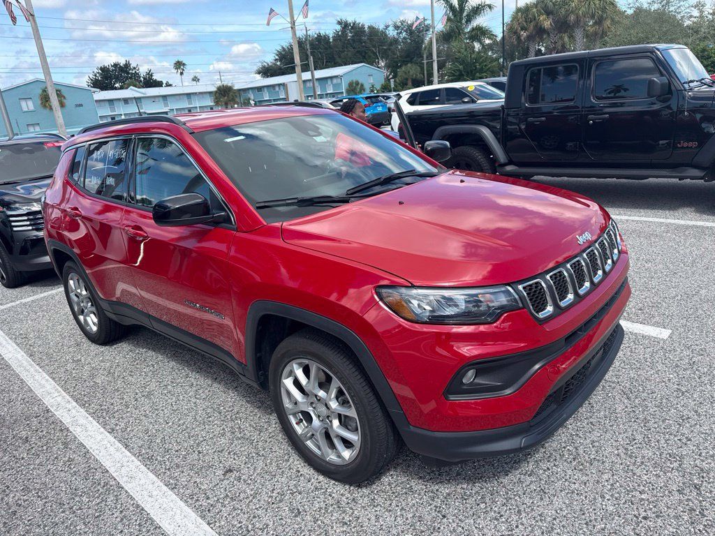 Used 2023 Jeep Compass Latitude AWD/4WD image 20