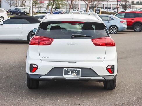 Used 2022 Kia Niro EX Premium image 3