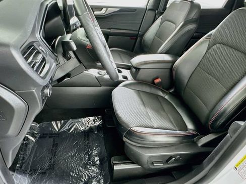 Used 2023 Ford Escape ST-Line w/ Tech Pack #1 FWD image 9