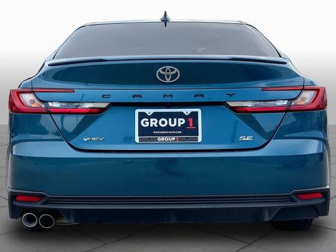 Used 2025 Toyota Camry SE FWD image 8