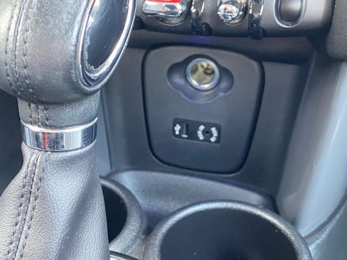 Used 2016 MINI Cooper 4-Door Hardtop image 24