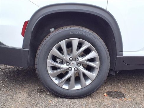 Used 2025 Buick Enclave Preferred w/ Power Package image 4