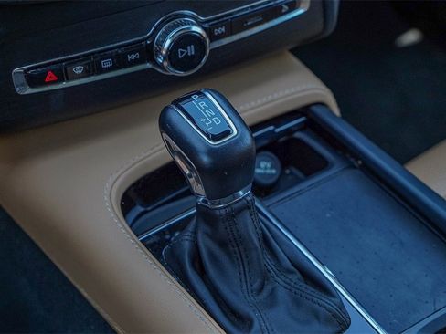 Used 2022 Volvo XC90 T6 Inscription image 20