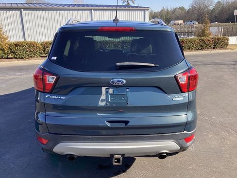 Used 2019 Ford Escape Titanium image 3