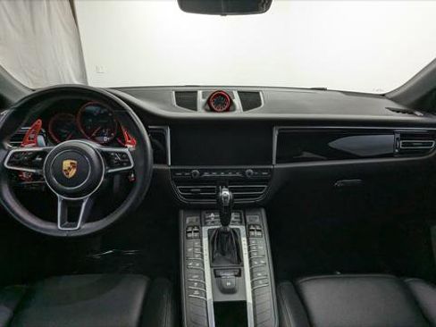 Used 2019 Porsche Macan image 24