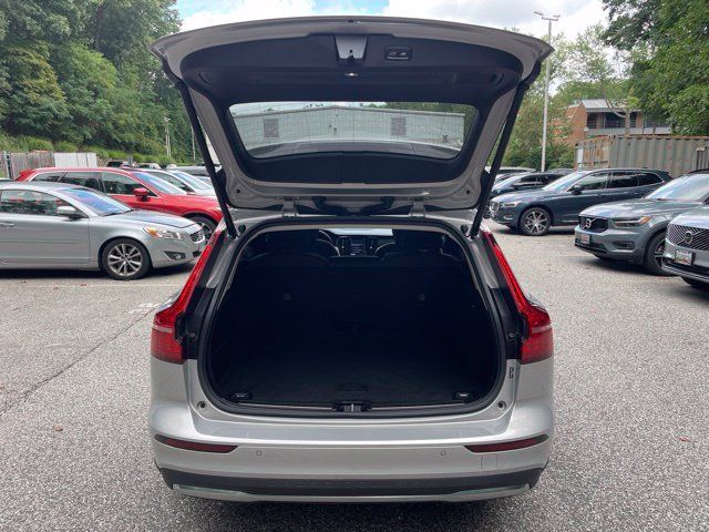 Certified 2025 Volvo V60 B5 Cross Country Ultra AWD/4WD image 16