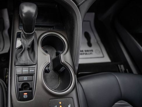 Used 2023 Toyota Camry SE w/ Cold Weather Package image 15