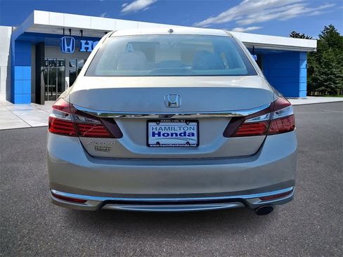 Used 2016 Honda Accord EX image 21