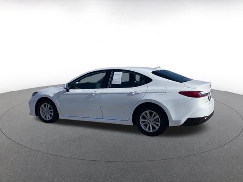 Used 2025 Toyota Camry LE image 10