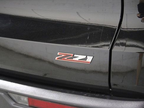 Used 2025 Chevrolet Traverse Z71 w/ LPO, Floor Liner Package AWD/4WD image 47
