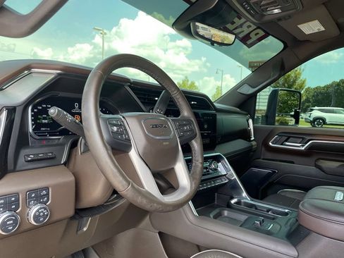 Used 2024 GMC Sierra 2500 Denali w/ Denali Reserve Package AWD/4WD image 10