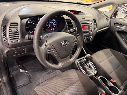 Used 2018 Kia Forte LX image 14