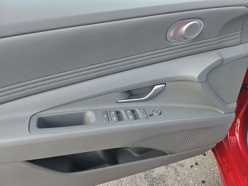 Certified 2025 Hyundai Elantra Sport image 10