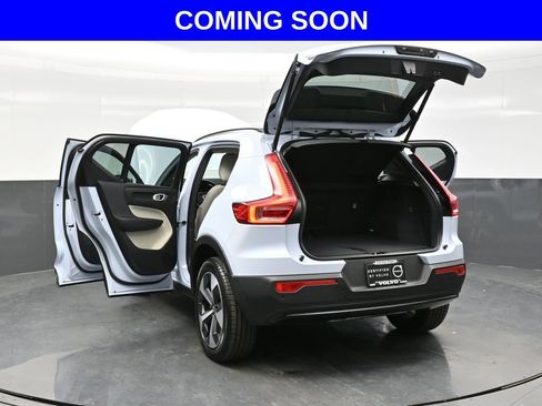 Used 2026 Volvo XC40 B5 Plus AWD/4WD image 42